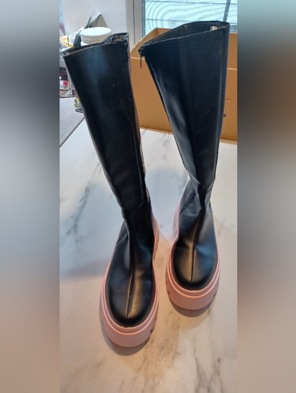⭐️Women’s Black Tall Boots with Pink Platform Sole SZ 8⭐️